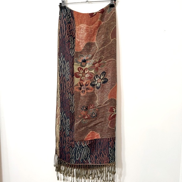 Floral Patterned scarf - Picture 1 of 4